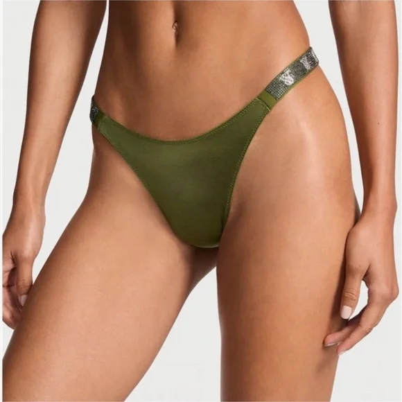 Green Floral Women's Top - Picture 6 of 10